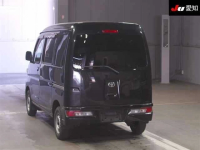 TOYOTA PIXIS VAN