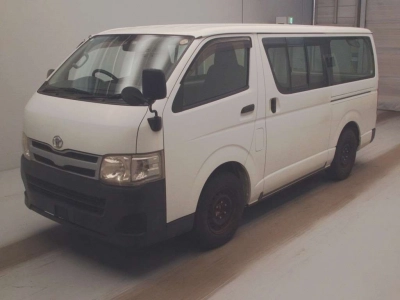 TOYOTA REGIUS VAN