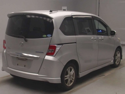 HONDA FREED HYBRID