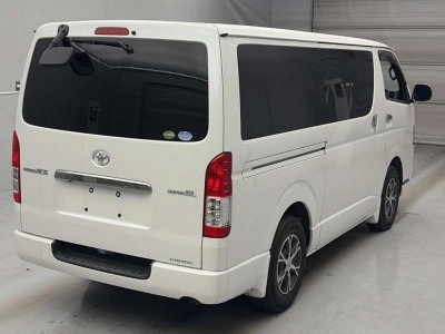 TOYOTA REGIUS VAN