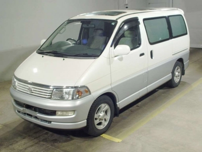 TOYOTA HIACE REGIUS