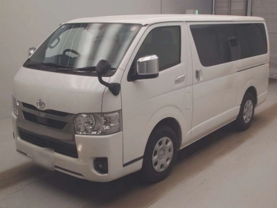 TOYOTA HIACE VAN