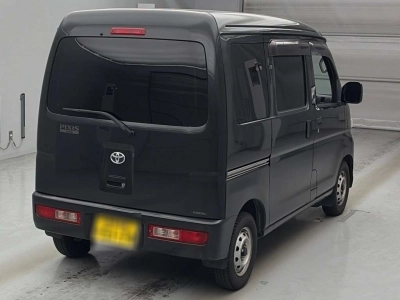 TOYOTA PIXIS VAN