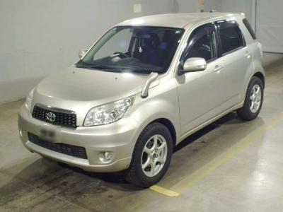 TOYOTA RUSH