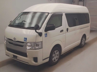 TOYOTA REGIUS VAN