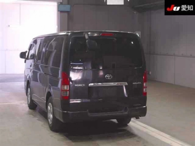 TOYOTA REGIUS VAN