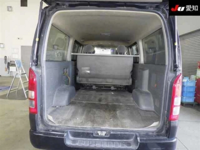 TOYOTA REGIUS VAN