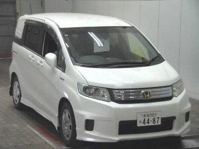 HONDA FREED SPIKE