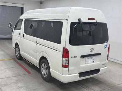 TOYOTA HIACE VAN