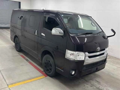 TOYOTA HIACE VAN