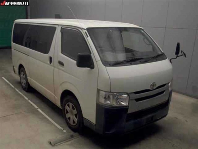 TOYOTA REGIUS VAN
