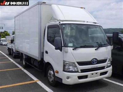 TOYOTA DYNA