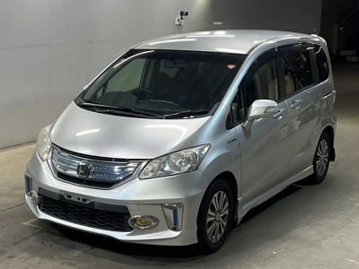 HONDA FREED HYBRID