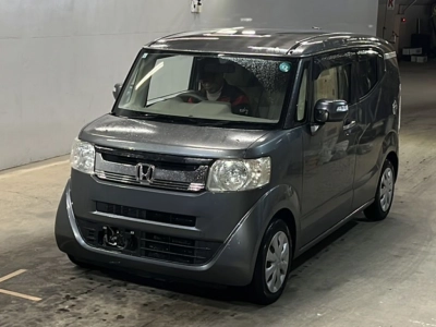HONDA N-BOX SLASH