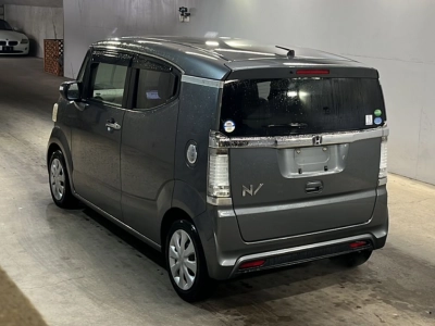 HONDA N-BOX SLASH