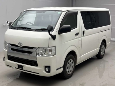 TOYOTA REGIUS VAN