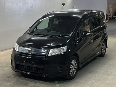 HONDA FREED SPIKE HYBRID