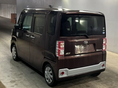 DAIHATSU WAKE