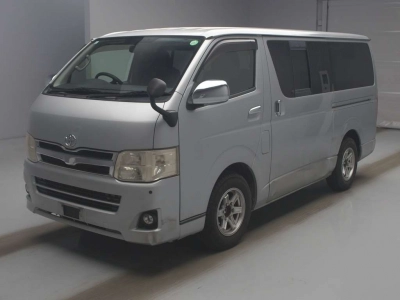 TOYOTA REGIUS VAN