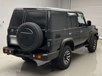 TOYOTA LAND CRUISER 70