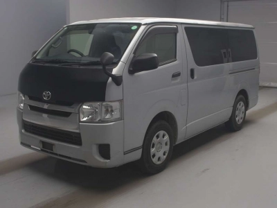 TOYOTA REGIUS VAN