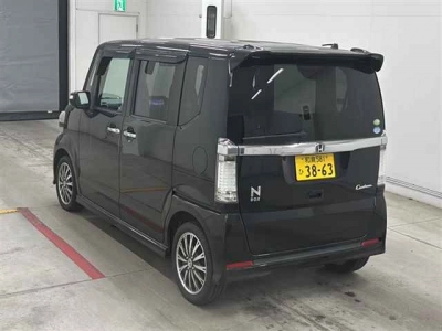 HONDA N BOX CUSTOM