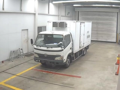 TOYOTA DYNA
