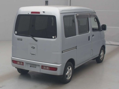 TOYOTA PIXIS VAN