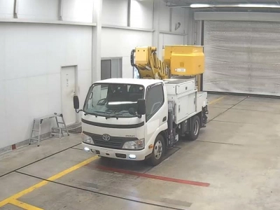 TOYOTA DYNA