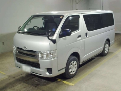 TOYOTA REGIUS VAN