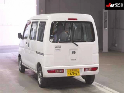 TOYOTA PIXIS VAN