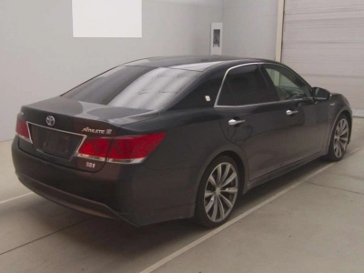 TOYOTA CROWN HYBRID