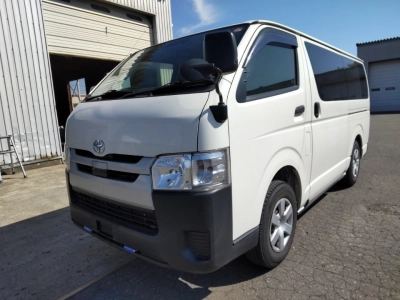 TOYOTA REGIUS ACE
