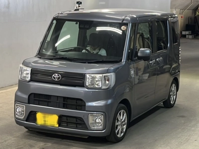 TOYOTA PIXIS MEGA