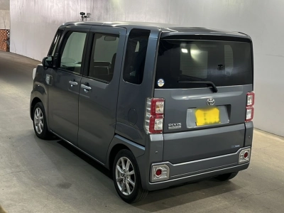 TOYOTA PIXIS MEGA