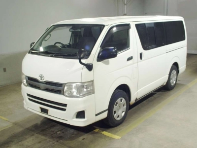 TOYOTA REGIUS VAN
