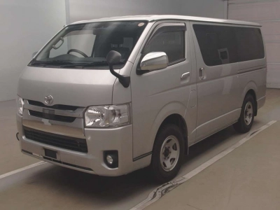 TOYOTA REGIUS VAN