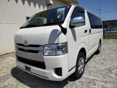 TOYOTA HIACE