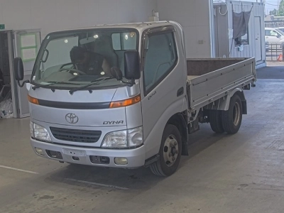 TOYOTA DYNA