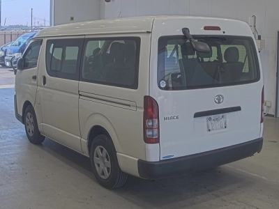 TOYOTA HIACE