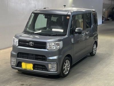 TOYOTA PIXIS MEGA