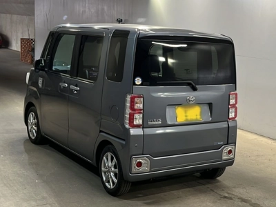 TOYOTA PIXIS MEGA