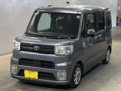 TOYOTA PIXIS MEGA