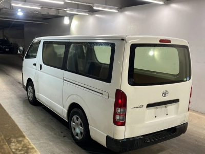 TOYOTA REGIUS VAN