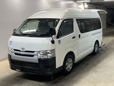 TOYOTA HIACE