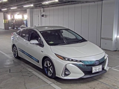 TOYOTA PRIUS PHV