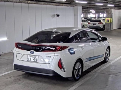 TOYOTA PRIUS PHV