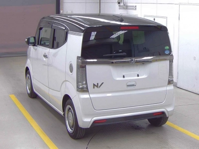 HONDA N-BOX SLASH