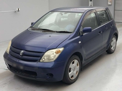 TOYOTA IST