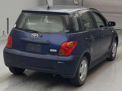 TOYOTA IST